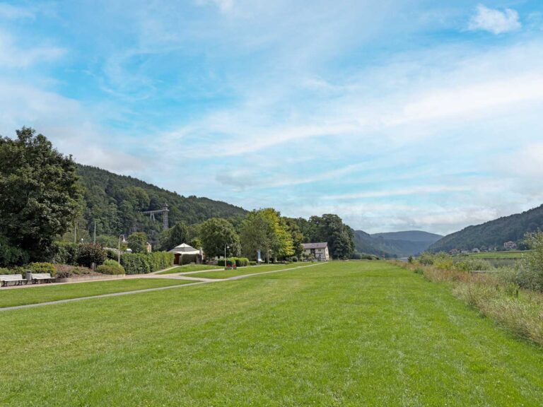 Elbpromenade und Aufzug