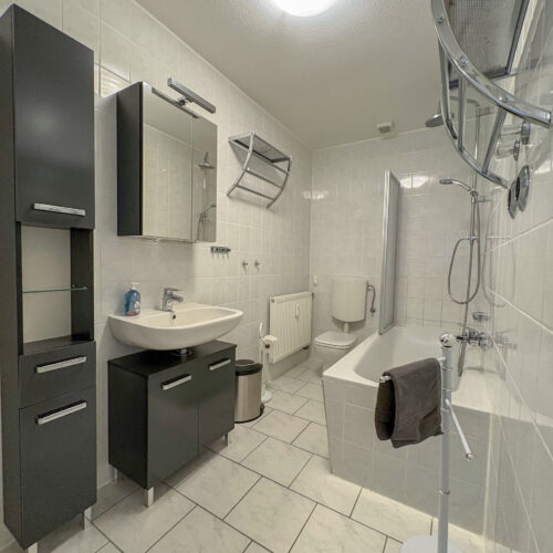 Am Stadtpark - Bad mit Wanne